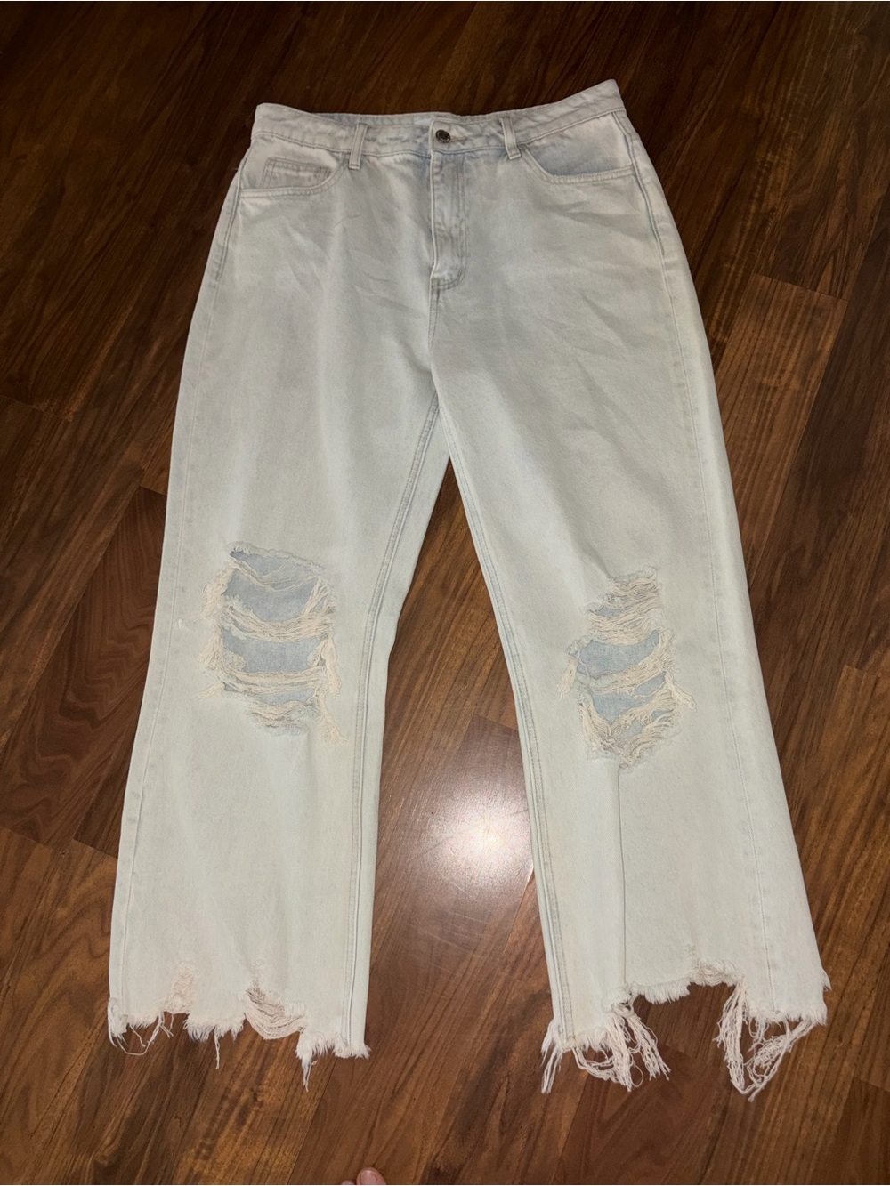 NWT VERVET Light Wash Distressed Raw Hem Jeans Size 30